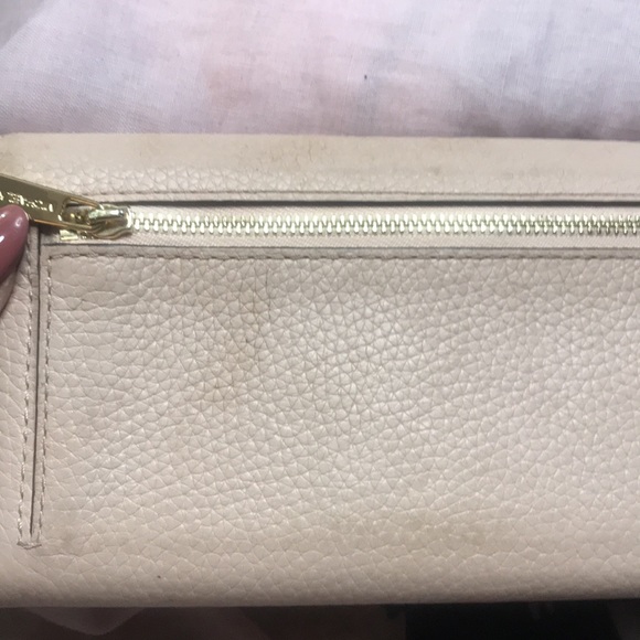 Michael Kors pink locking wallet - Picture 12 of 14